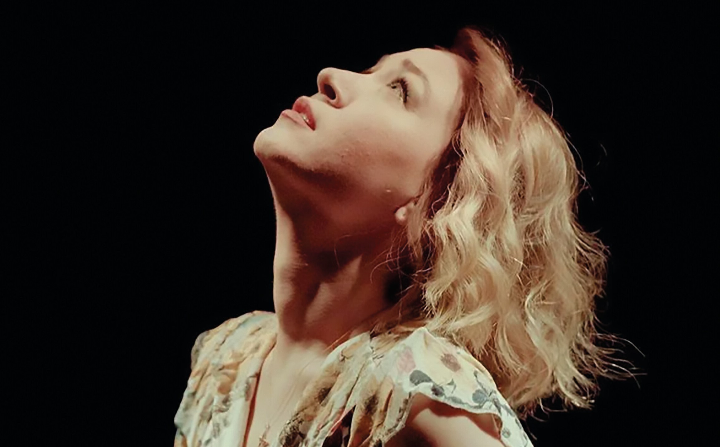 “Evin Kokusu” dayanışma için oynanacak